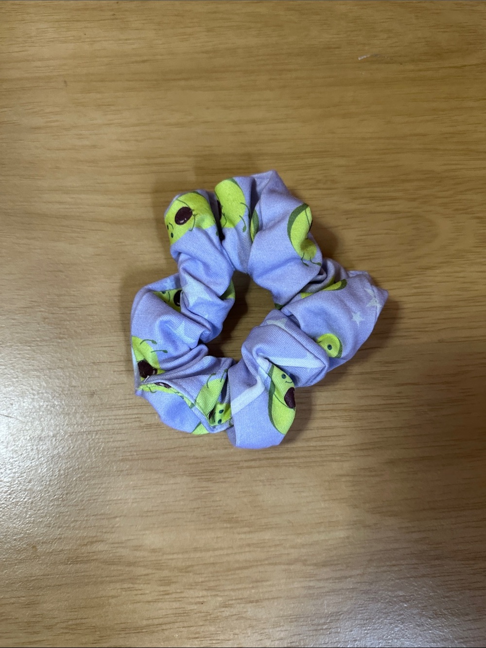 Avocado Pattern Hair Scrunchie - Picture 3 of 6